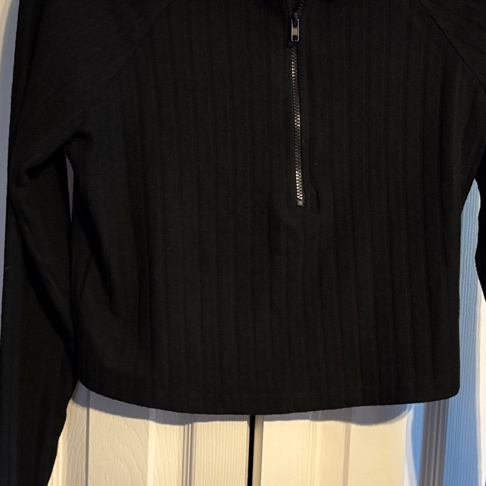 Universal Thread Black Ribbed Zip-Up Cropped Hood… - image 5